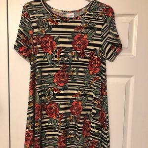 Carly dress size medium NWOT